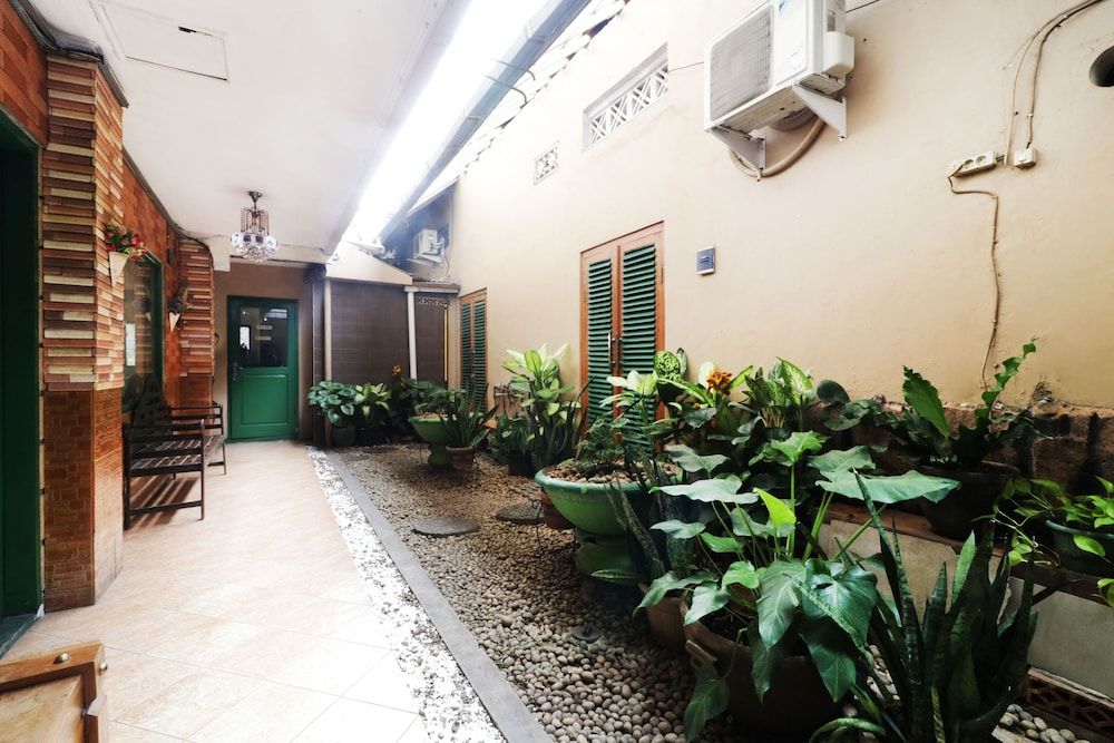 undefined Hotel Alamanda 8