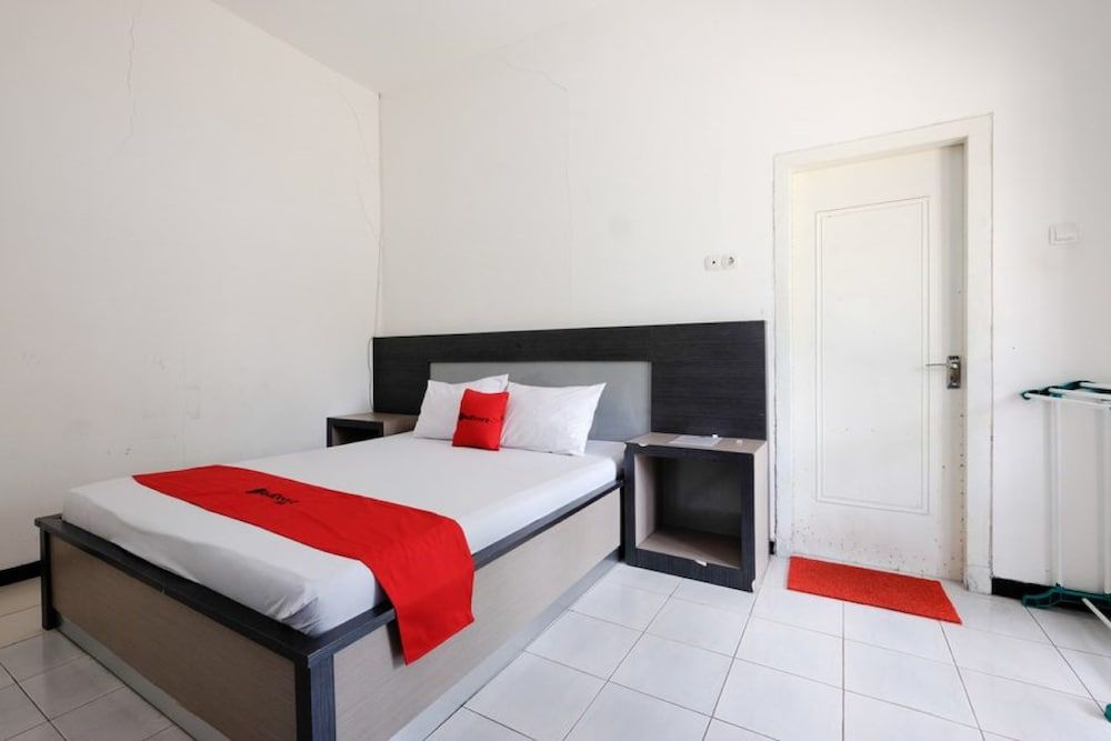 RedDoorz near Moro Mall Purwokerto