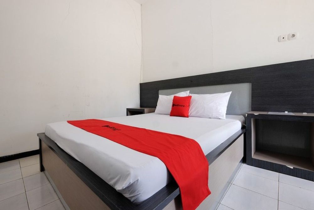 RedDoorz near Moro Mall Purwokerto