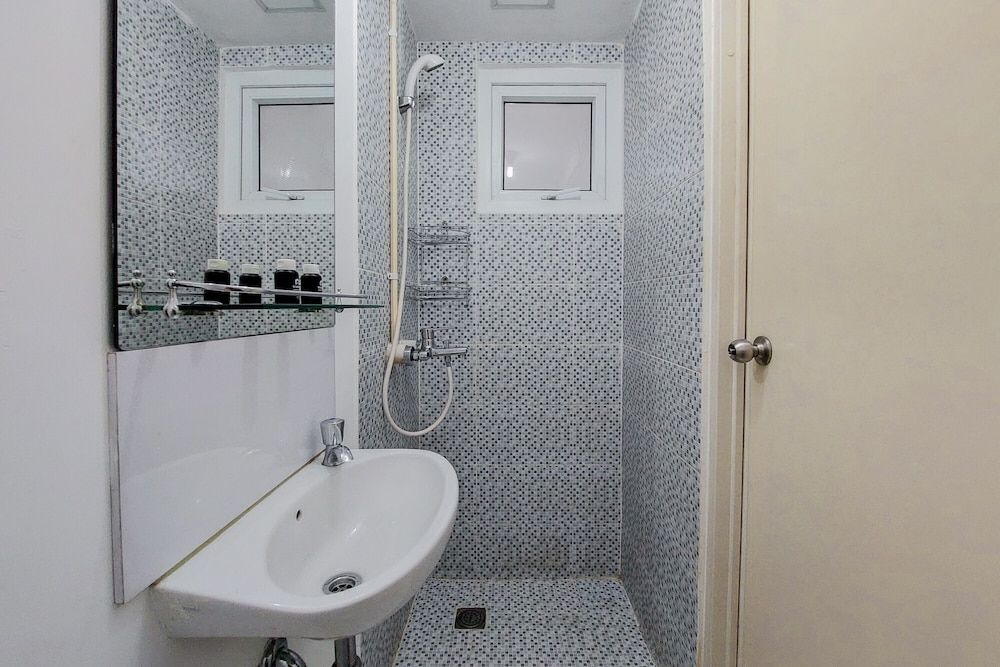 undefined Cozy And Minimalist Studio (No Kitchen) At Aeropolis Apartment 6