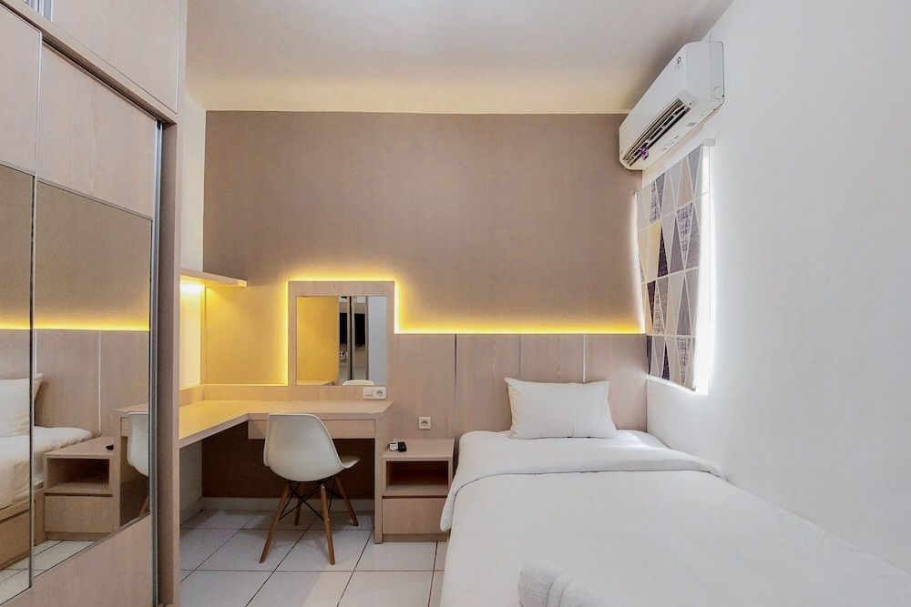 undefined Cozy And Minimalist Studio (No Kitchen) At Aeropolis Apartment 3