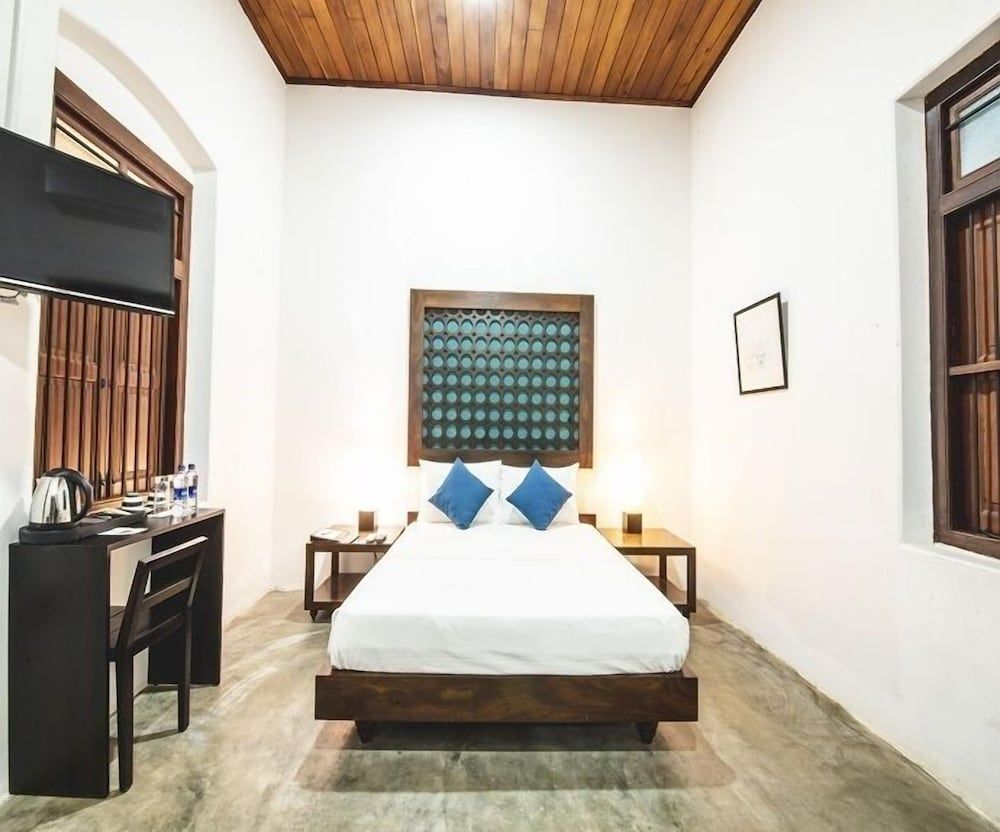 Thambu Illam Deluxe Room 2