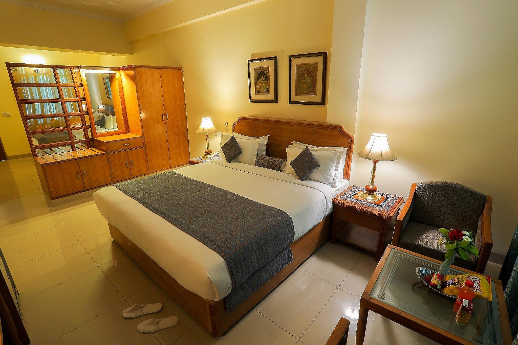 Executive Suite Room (Spacious Room, Separate Living Room)
