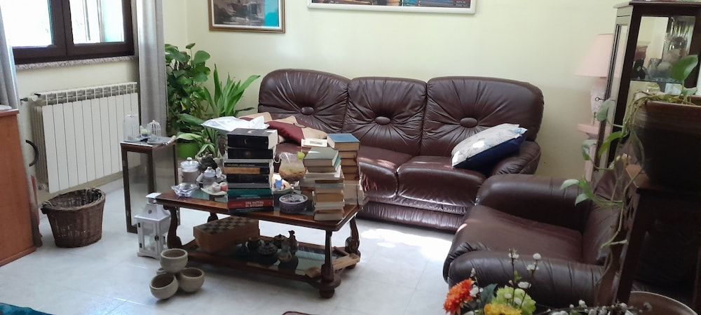 Le Calle Classic Twin Room, 2 Twin Beds, Non Smoking, Ensuite (Purple Room) 8