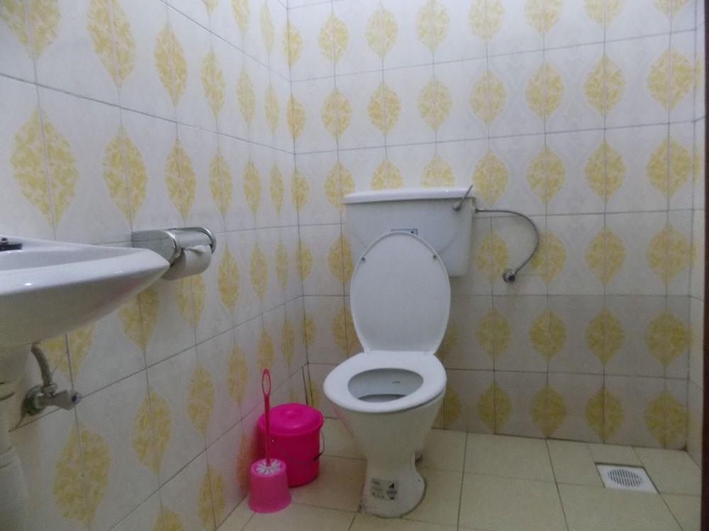 Japs Motel Mbarara Twin Room 8