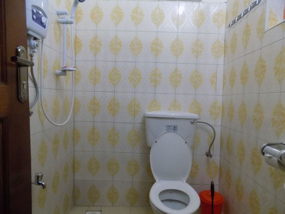 Japs Motel Mbarara Twin Room 10