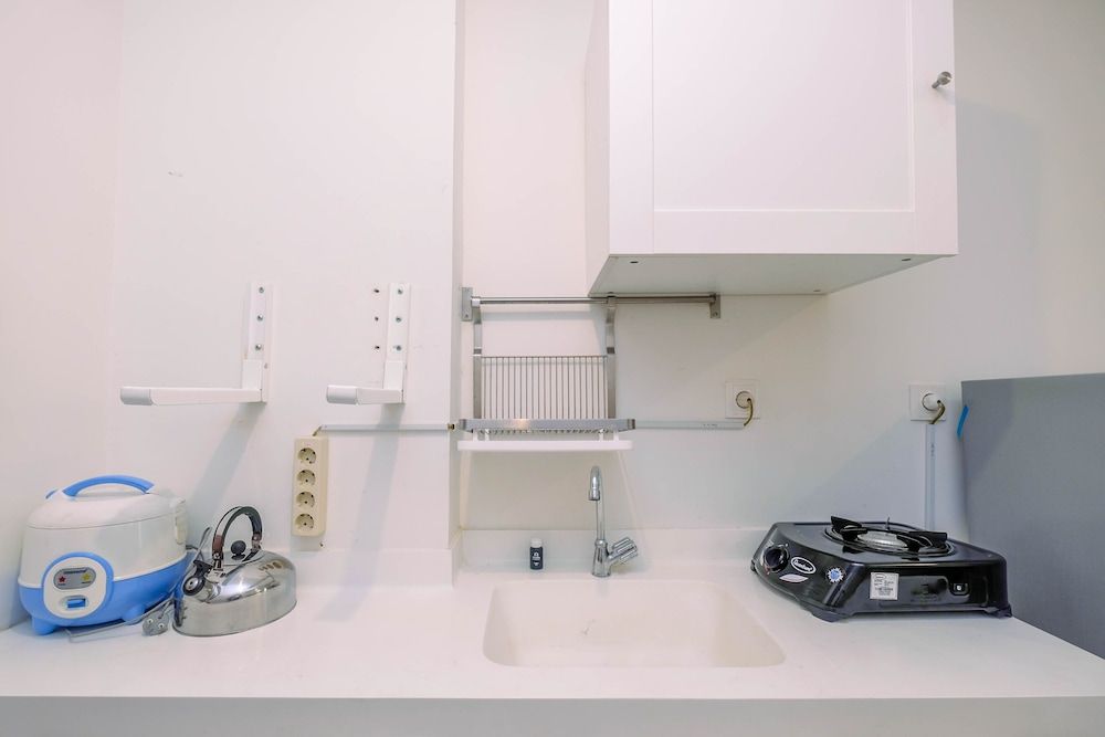 Simply Clean And Spacious Studio Signature Park Grande Apartment Room 6