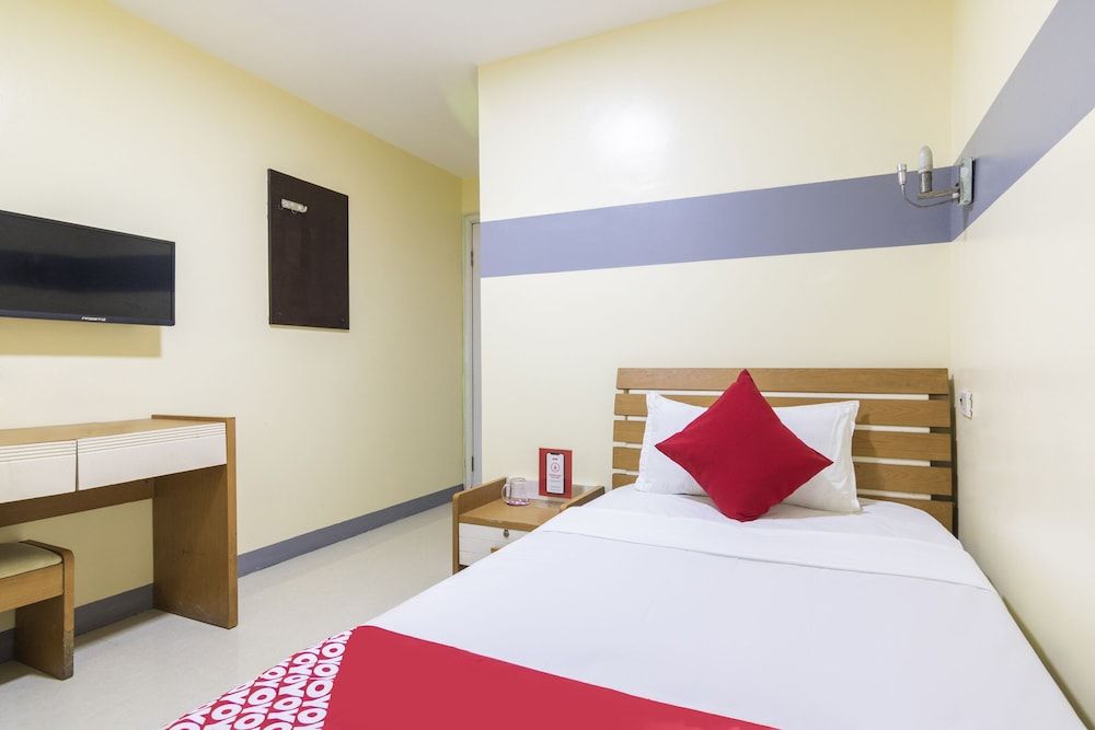 undefined OYO 416 Lucky Hotel