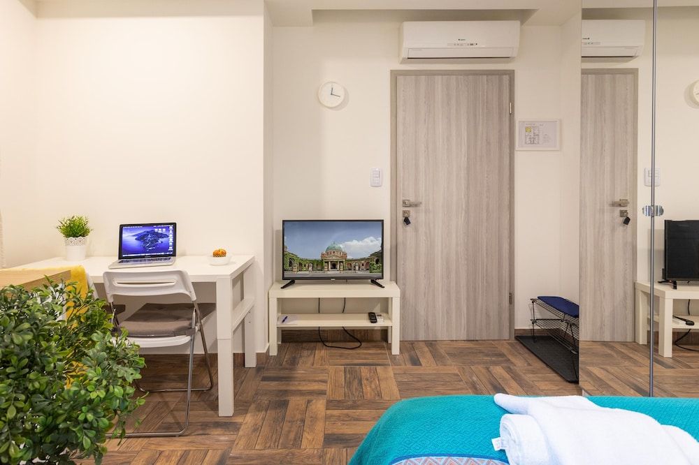 undefined Spacious Studio Near City Center 3