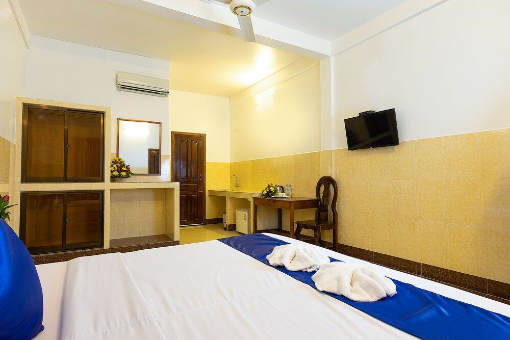 Botoum Hostel Standard Double Room 2