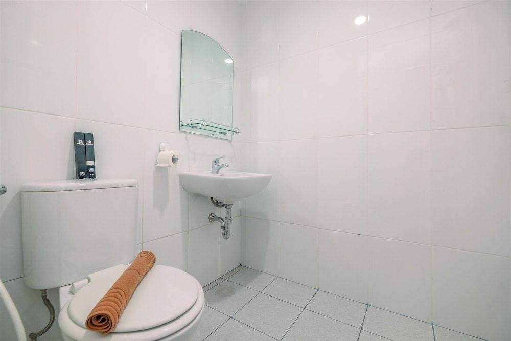 Cozy Stay 2BR Tamansari Mahogany Apartment Room 9