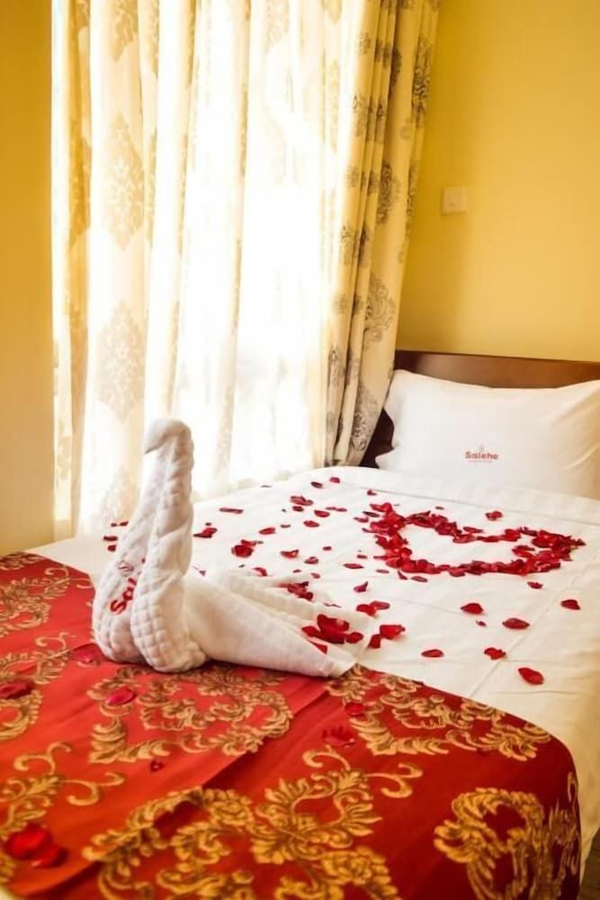 Salehe Safaris Hotel Standard Single Room 9