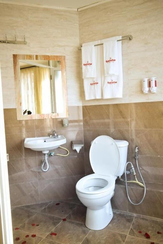 Salehe Safaris Hotel Standard Single Room 16