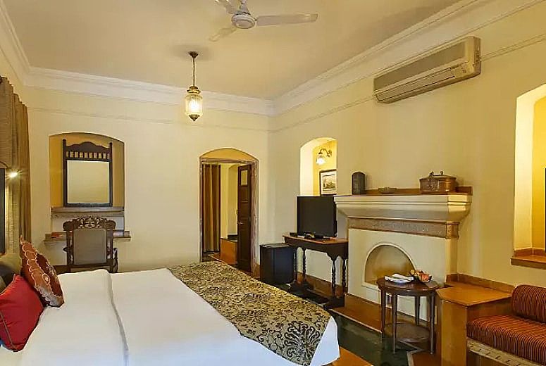 Deluxe Grand Room Courtyard View