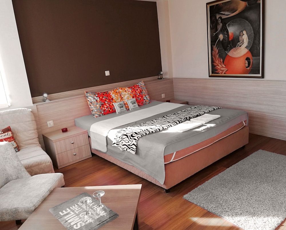 Hotel Bulevar Double Room, 1 Queen Bed, Non Smoking, River View 3