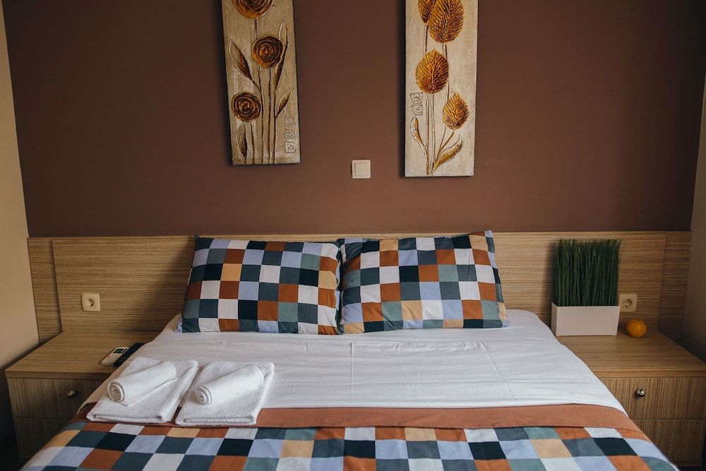 Hotel Bulevar Double Room, 1 Queen Bed, Non Smoking, River View 2