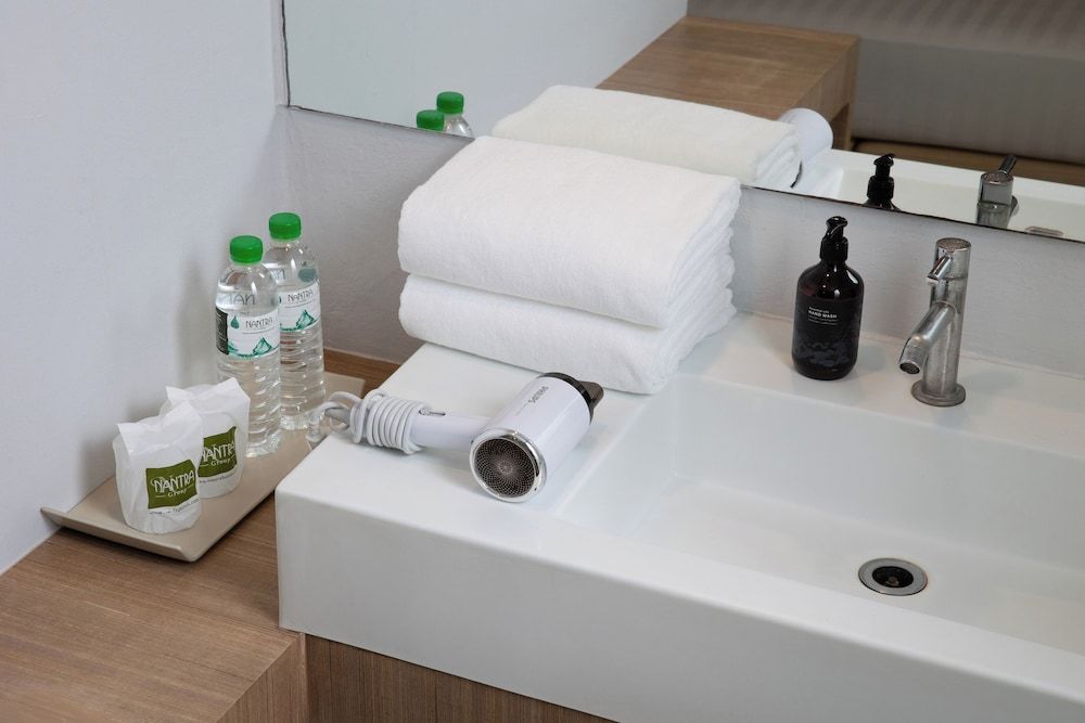 Nantra Sukhumvit 39 Hotel Standard Twin Room 3