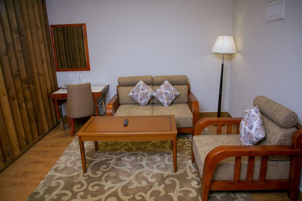 Mosy Hotel Deluxe Room 7