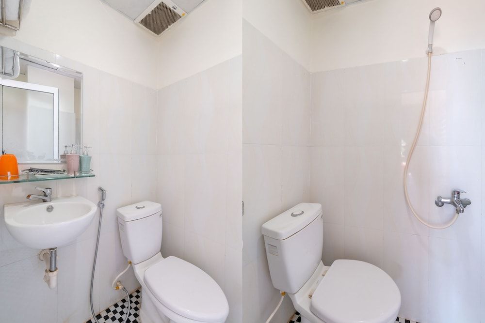 OYO 238 Luxury Motel Deluxe Triple Room 6