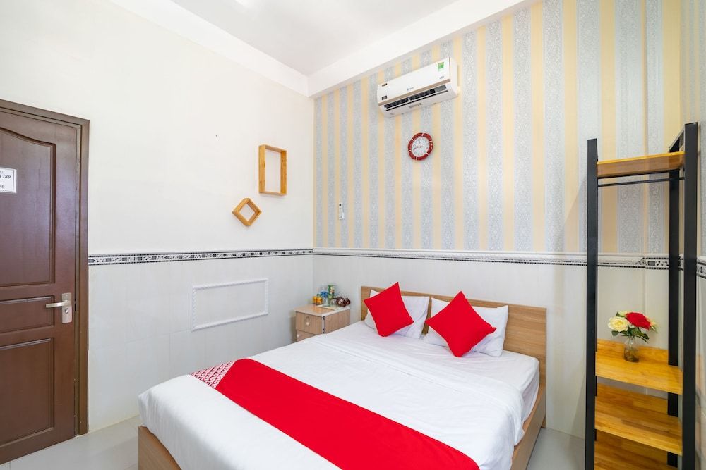OYO 238 Luxury Motel Superior Double Room 4