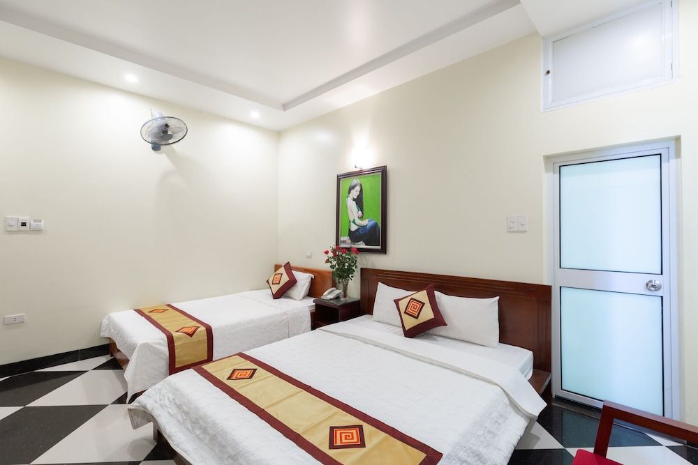 undefined Titanic 2 Hotel 3