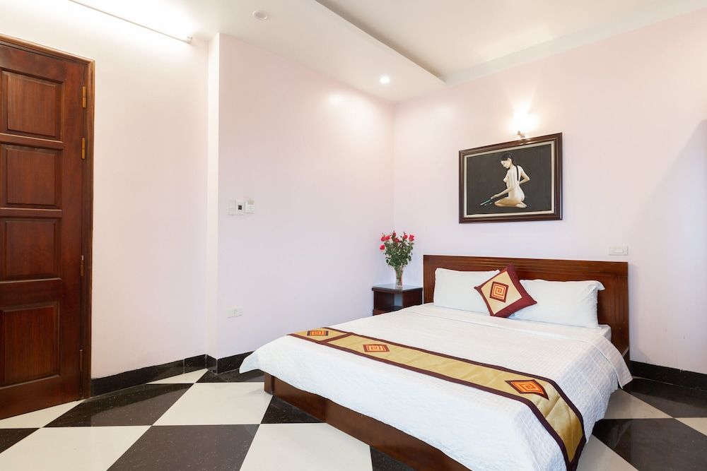 undefined Titanic 2 Hotel 5