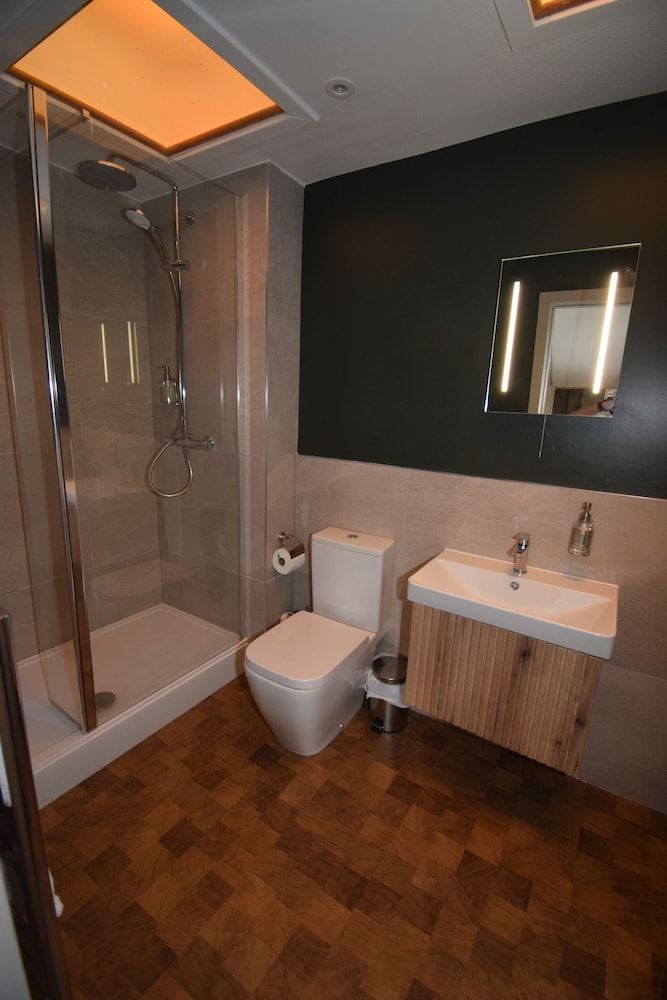 The Elphinstone Hotel Quadruple Room, Ensuite (Family) 3