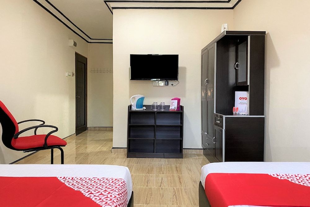 Hotel O Bayu Sintok Motel Deluxe Triple Room 2