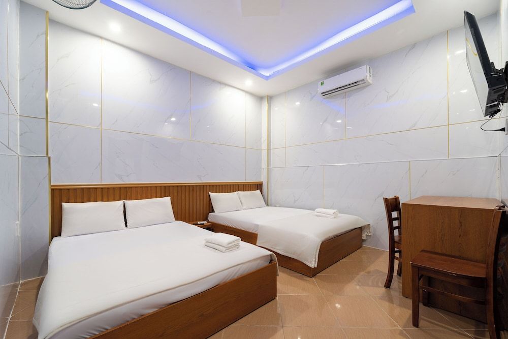 undefined OYO 261 Binh Dung Hotel 3