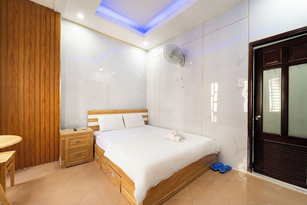 undefined OYO 261 Binh Dung Hotel 2