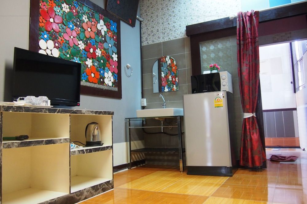 Wiang Kum Kam Resort Family Triple Room 3