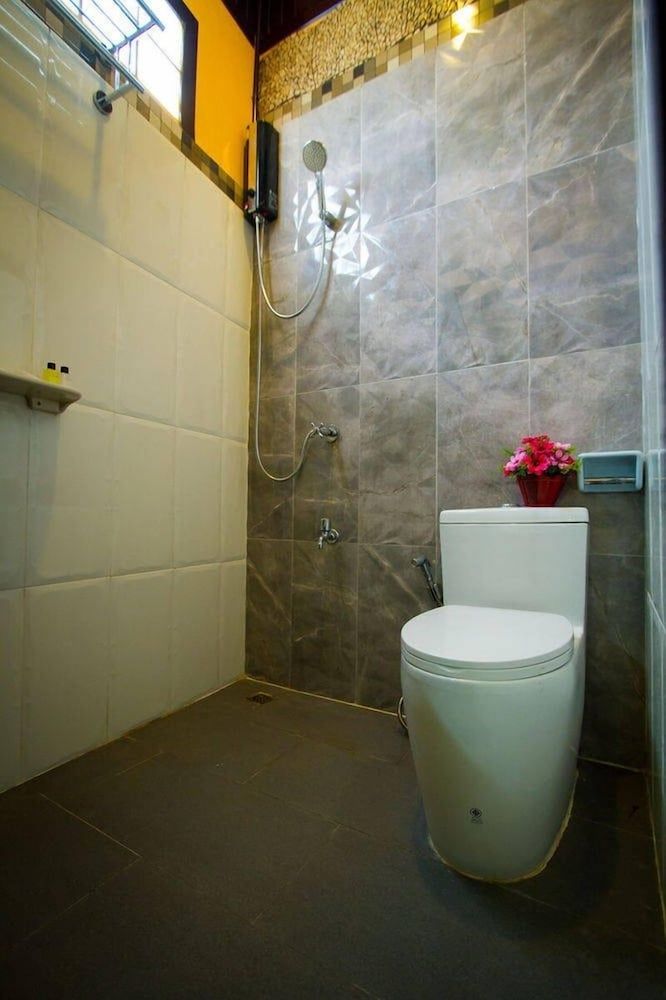 Wiang Kum Kam Resort Deluxe Double Room 3