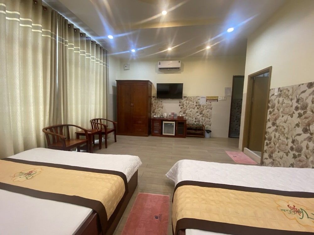 Hotel Van Xuan 79 Design Double Room 6