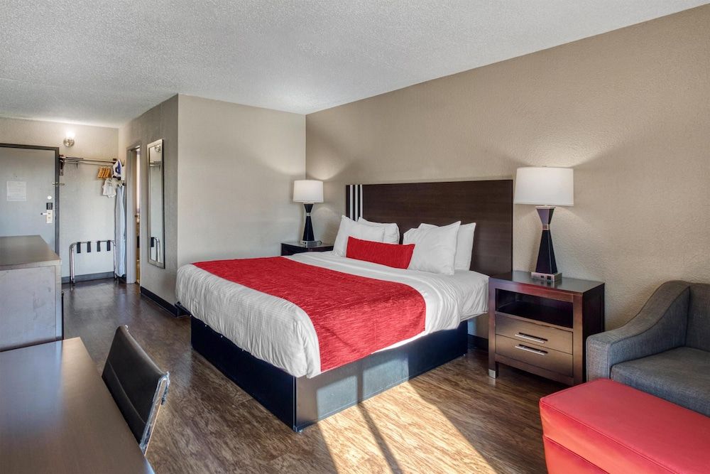 Suite, 1 King Bed, Non Smoking, Hot Tub