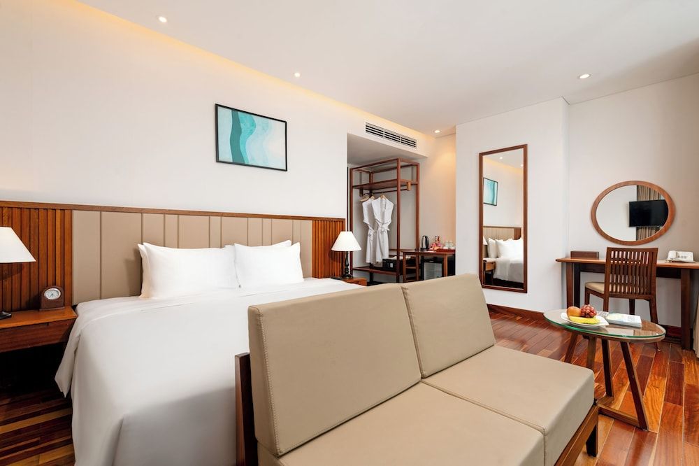 Premier Double Room, Partial Sea View