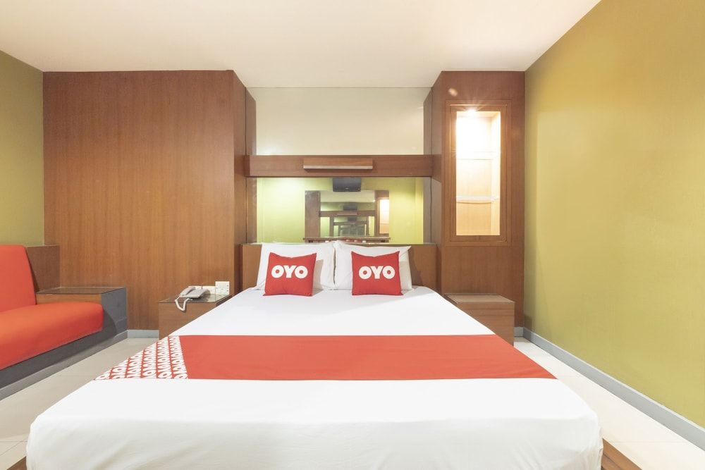 OYO 75382 Chonburi Hotel Deluxe Double Room 12