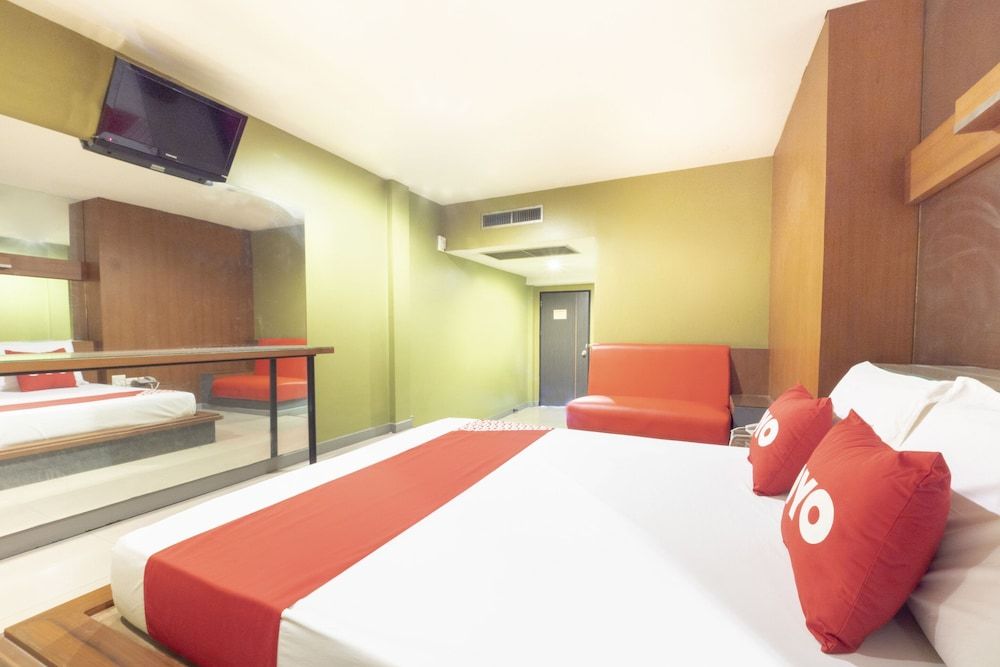 OYO 75382 Chonburi Hotel Deluxe Double Room 16
