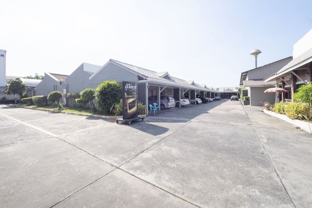 undefined OYO 75382 Chonburi Hotel 3