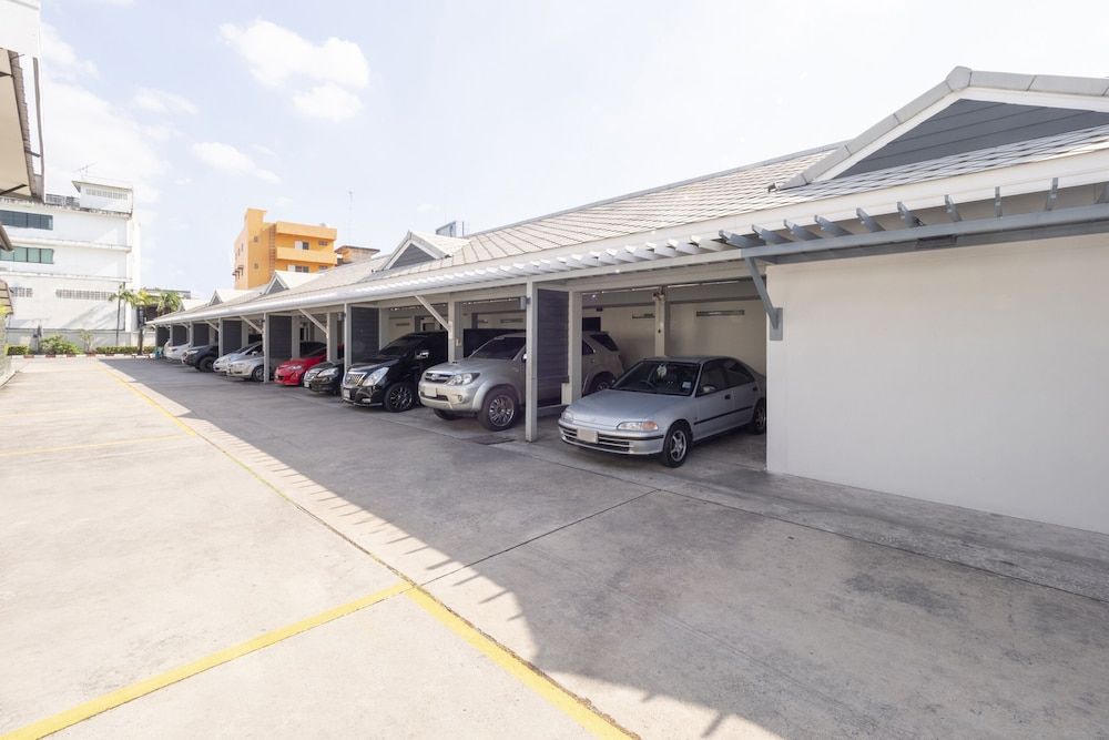 undefined OYO 75382 Chonburi Hotel 10