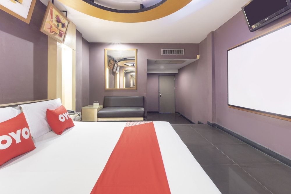 OYO 75382 Chonburi Hotel Deluxe Double Room 6
