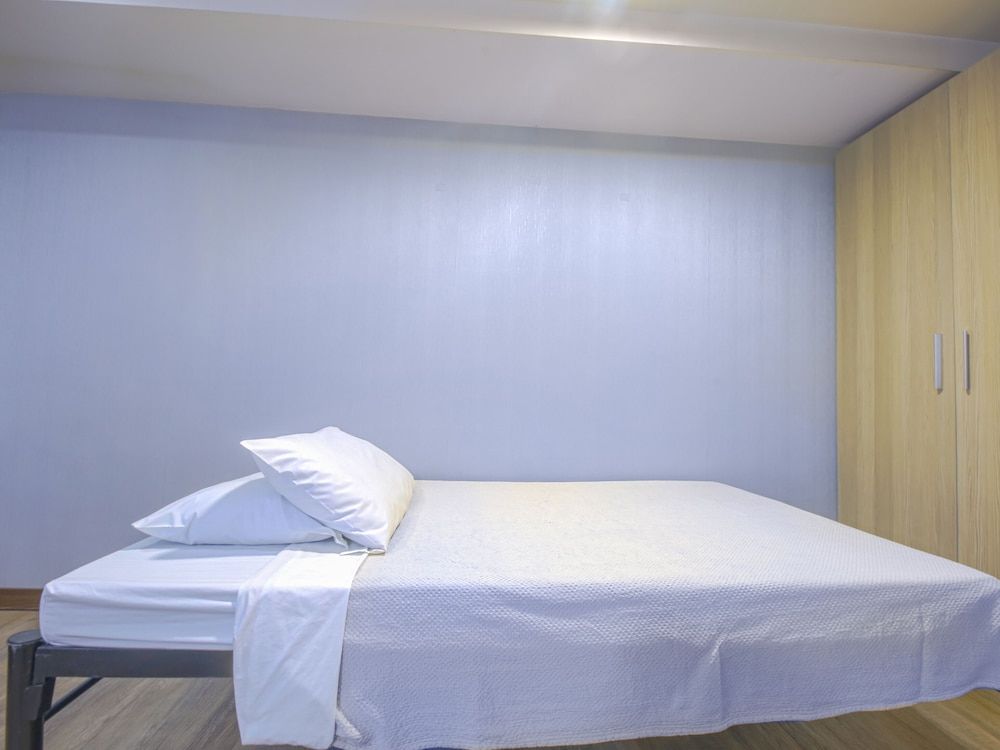 undefined Ceo Flats 4