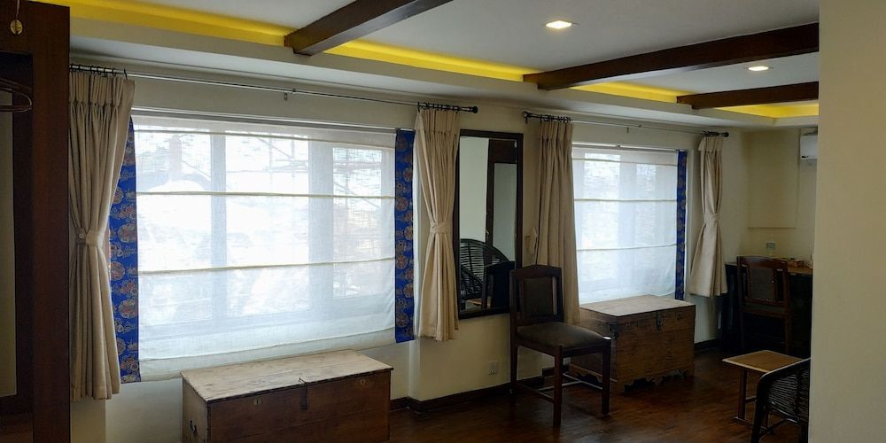 Heranya La:Ku Executive Suite, 1 Queen Bed, Courtyard View 9