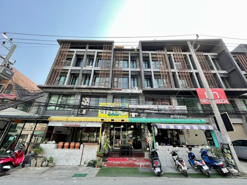 undefined Bakeroom Hostel