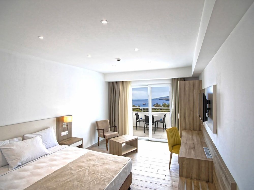 undefined Shark Club Hotel 6