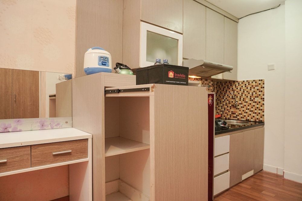 Fully Furnished With Comfortable Design Studio Sunter Park View Apartment Room 10