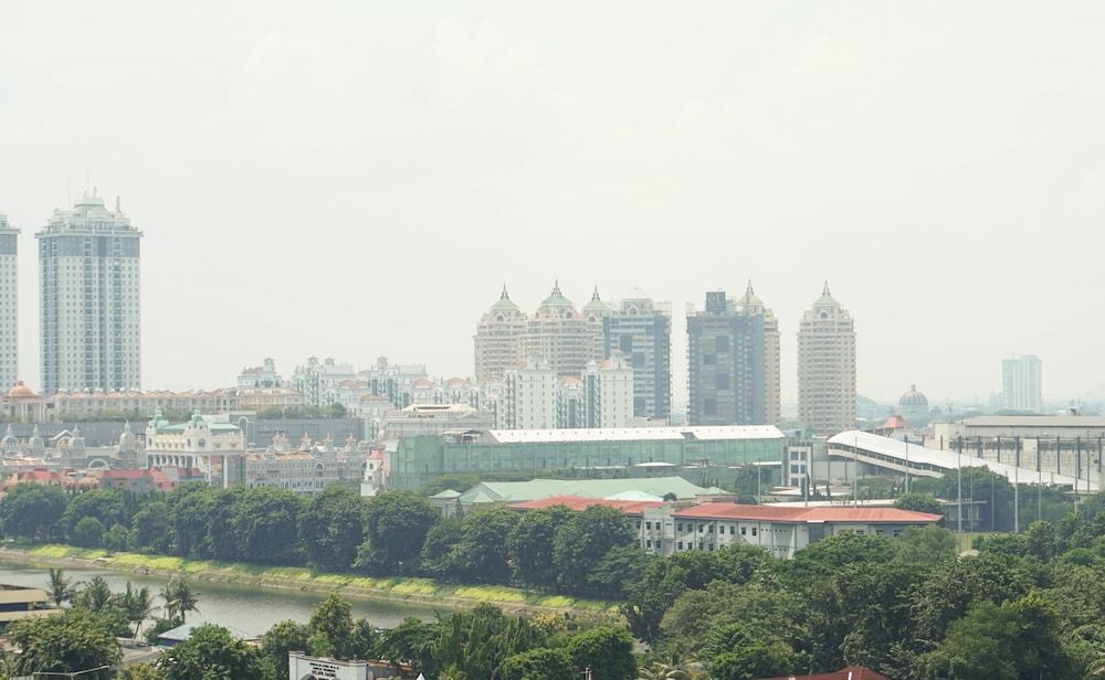 undefined Fully Furnished With Comfortable Design Studio Sunter Park View Apartment 2