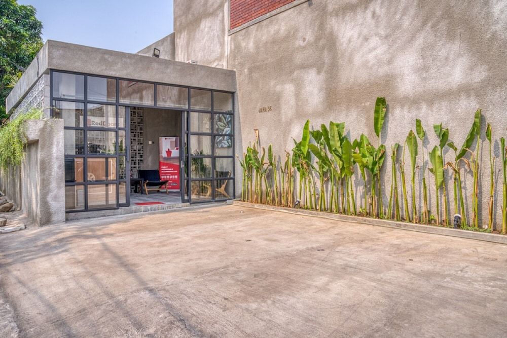 undefined RedDoorz Syariah Premium @ Cilandak Timur 2 4