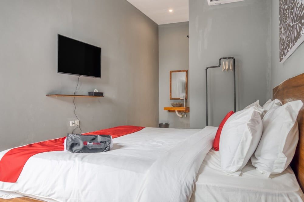 undefined RedDoorz Syariah Premium @ Cilandak Timur 2 6