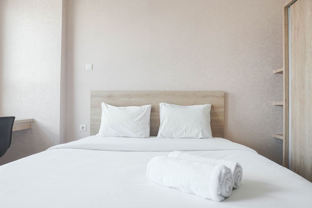 Comfortable And Cozy Studio (No Kitchen) Apartment At Mustika Golf Residence