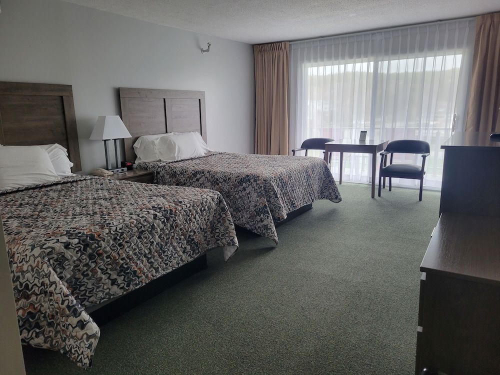 Comfort Room, 2 Queen Beds, Harbor View